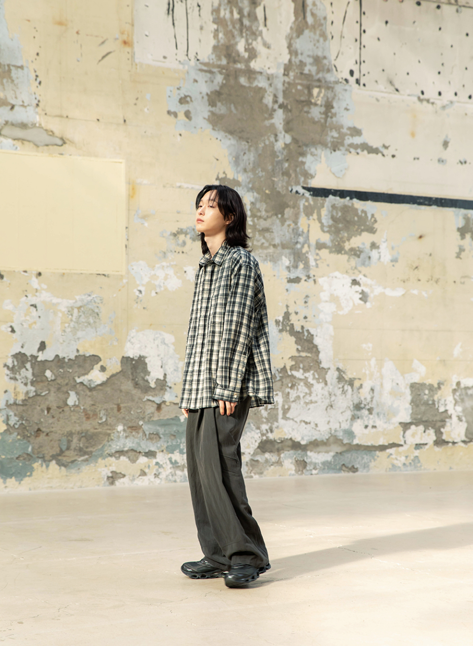 パンツ Nycoma Two Tuck Pants V2 Charcoal Brown MUSINSA公式 | BEGIN202 Nycoma Two Tuck Pants V2 [Charcoal Brown]