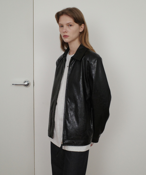 GLOSSY VEGAN LEATHER JACKET - BLACK