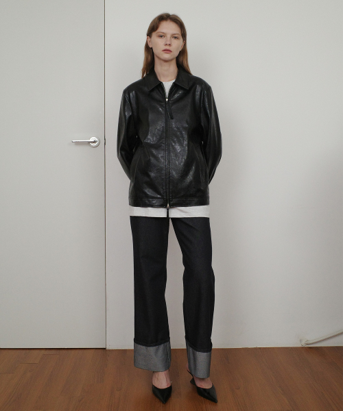 GLOSSY VEGAN LEATHER JACKET - BLACK