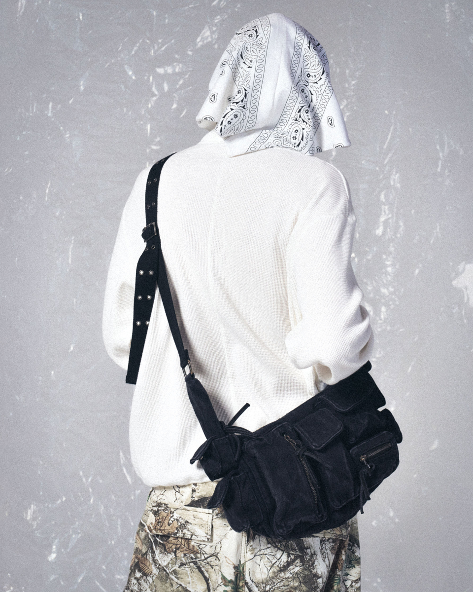 스키즘 인듀싱(SCHISM INDUCING) WASTED CARGO BAG CHARCOAL - 사이즈