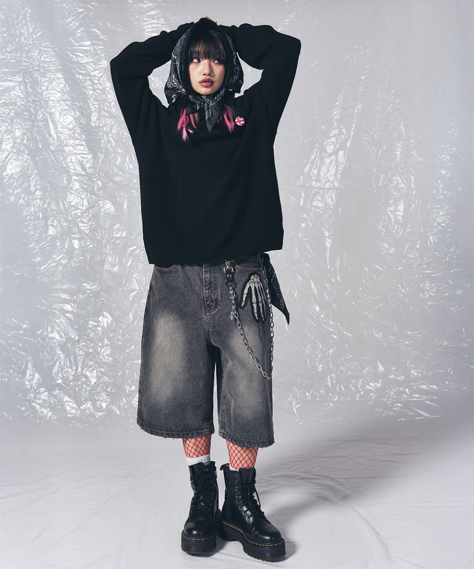 MUSINSA | SCHISM INDUCING BONE HAND JORTS GREY