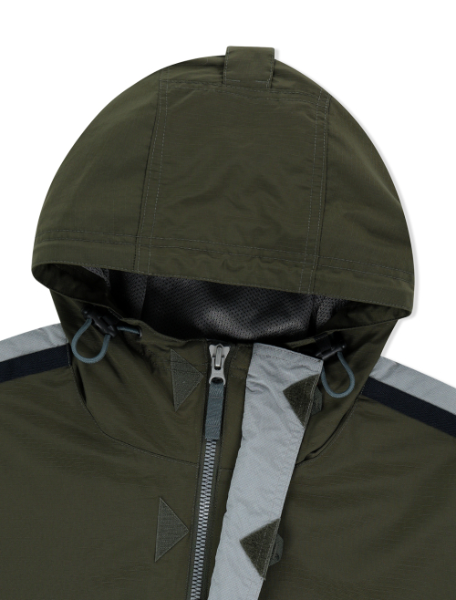 Striking Windbreaker Olive