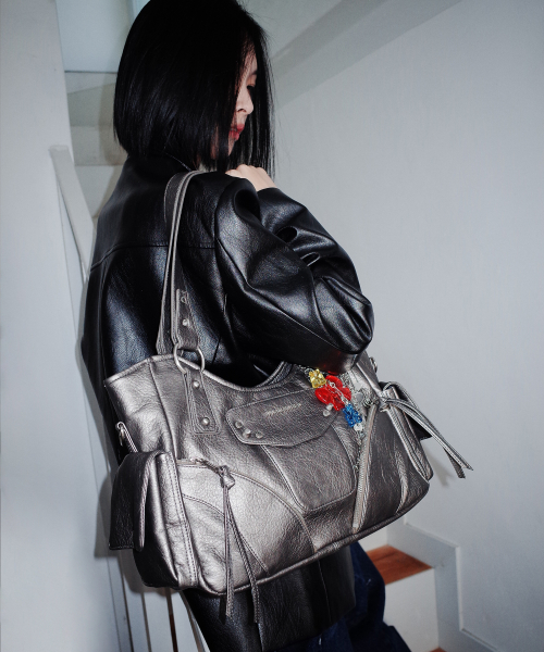 MUSINSA | IUGAMAKARAS Studded Leather Shoulder Bag (Silver)