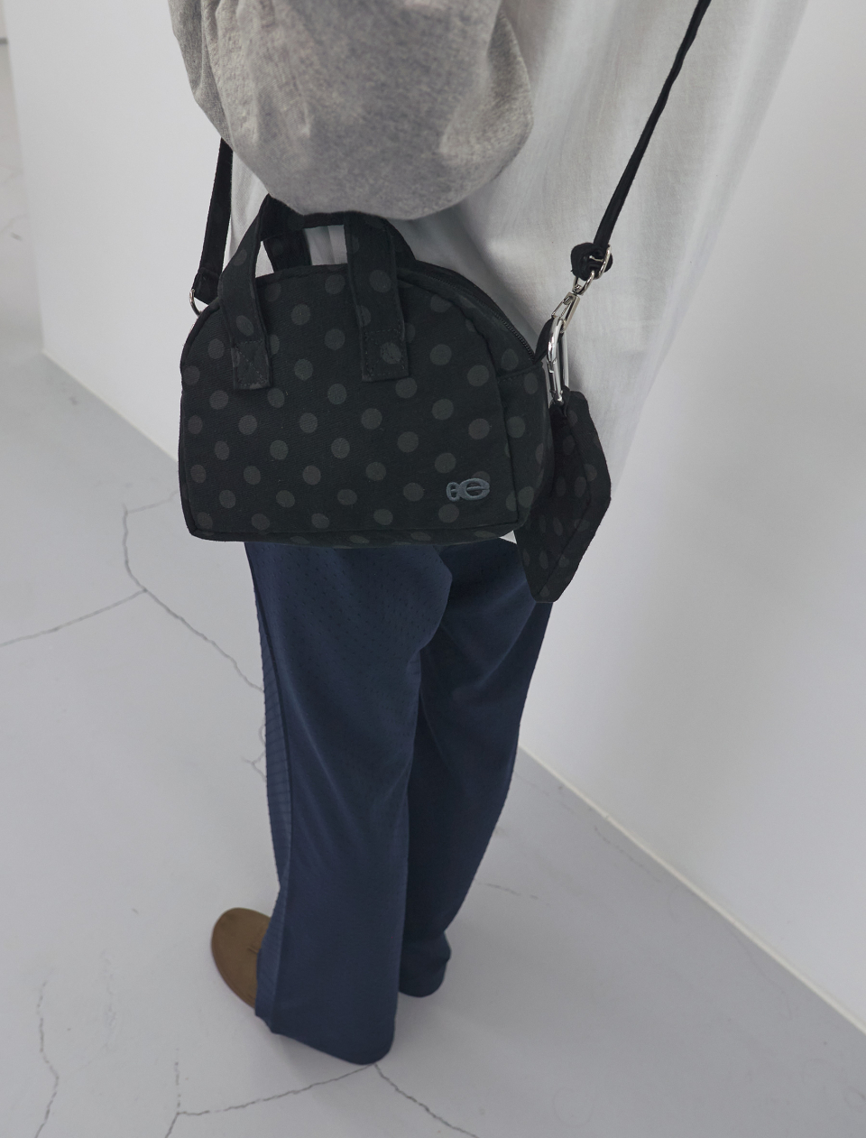 ENZO BLUES☆Dot Small Hand Bag MUSINSA | ENZO BLUES Dot Small Hand Bag (Black)
