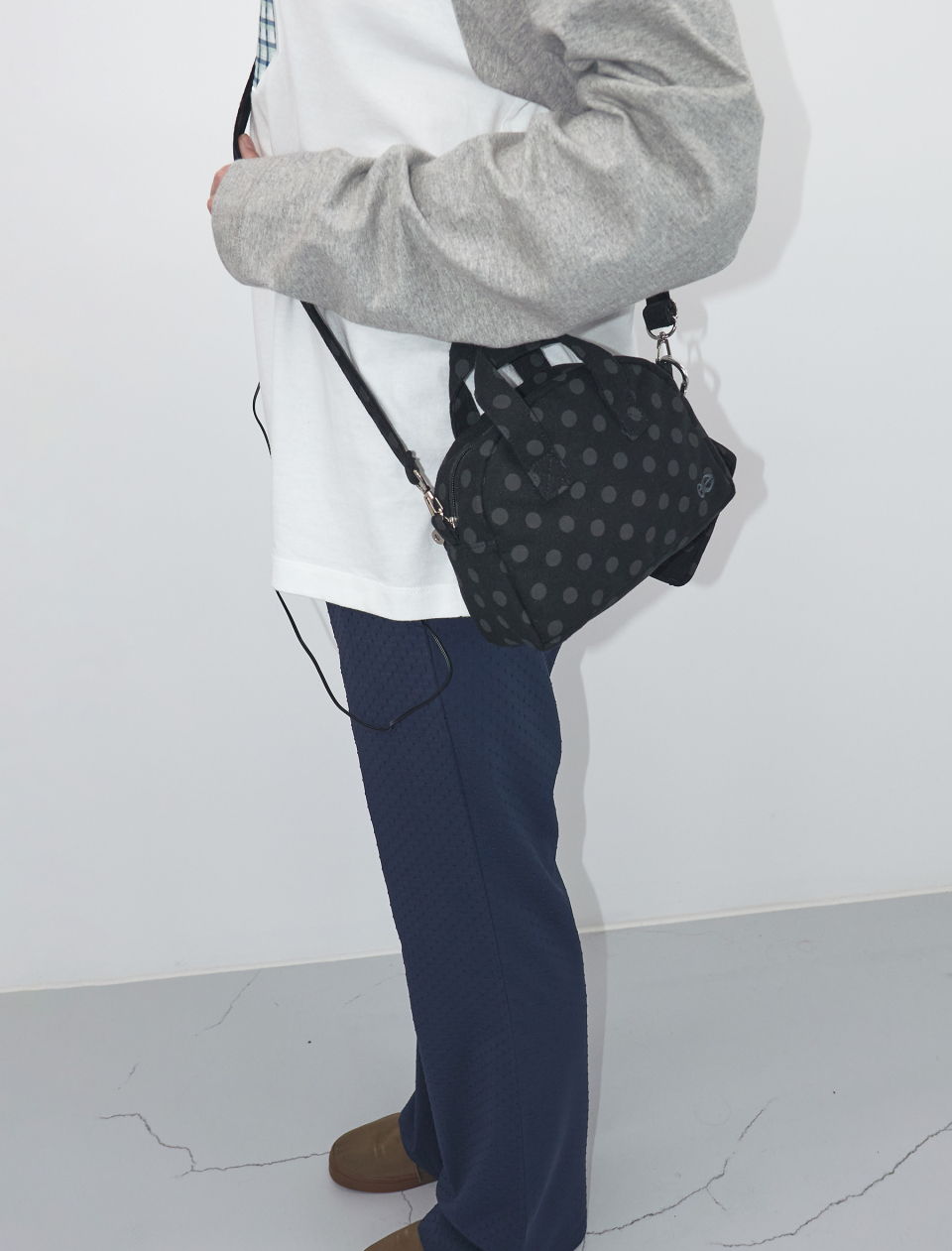ENZO BLUES☆Dot Small Hand Bag MUSINSA | ENZO BLUES Dot Small Hand Bag (Black)
