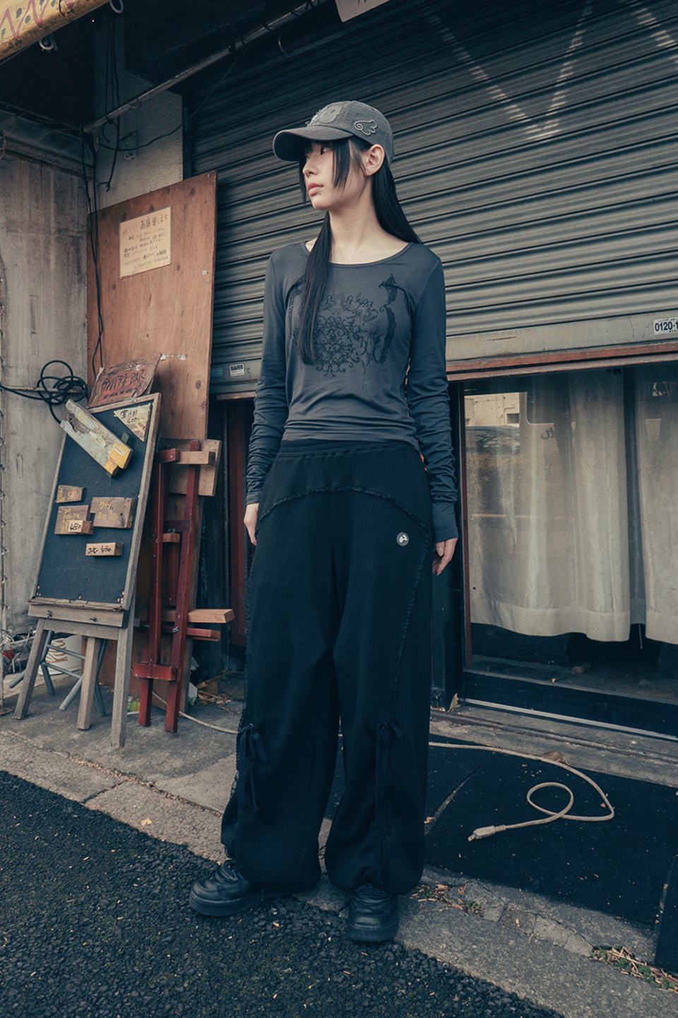 ◆HUG YOUR SKIN Ornament Print Top/2色◆ MUSINSA | HUG YOUR SKIN Ornament Print Top (Charcoal)