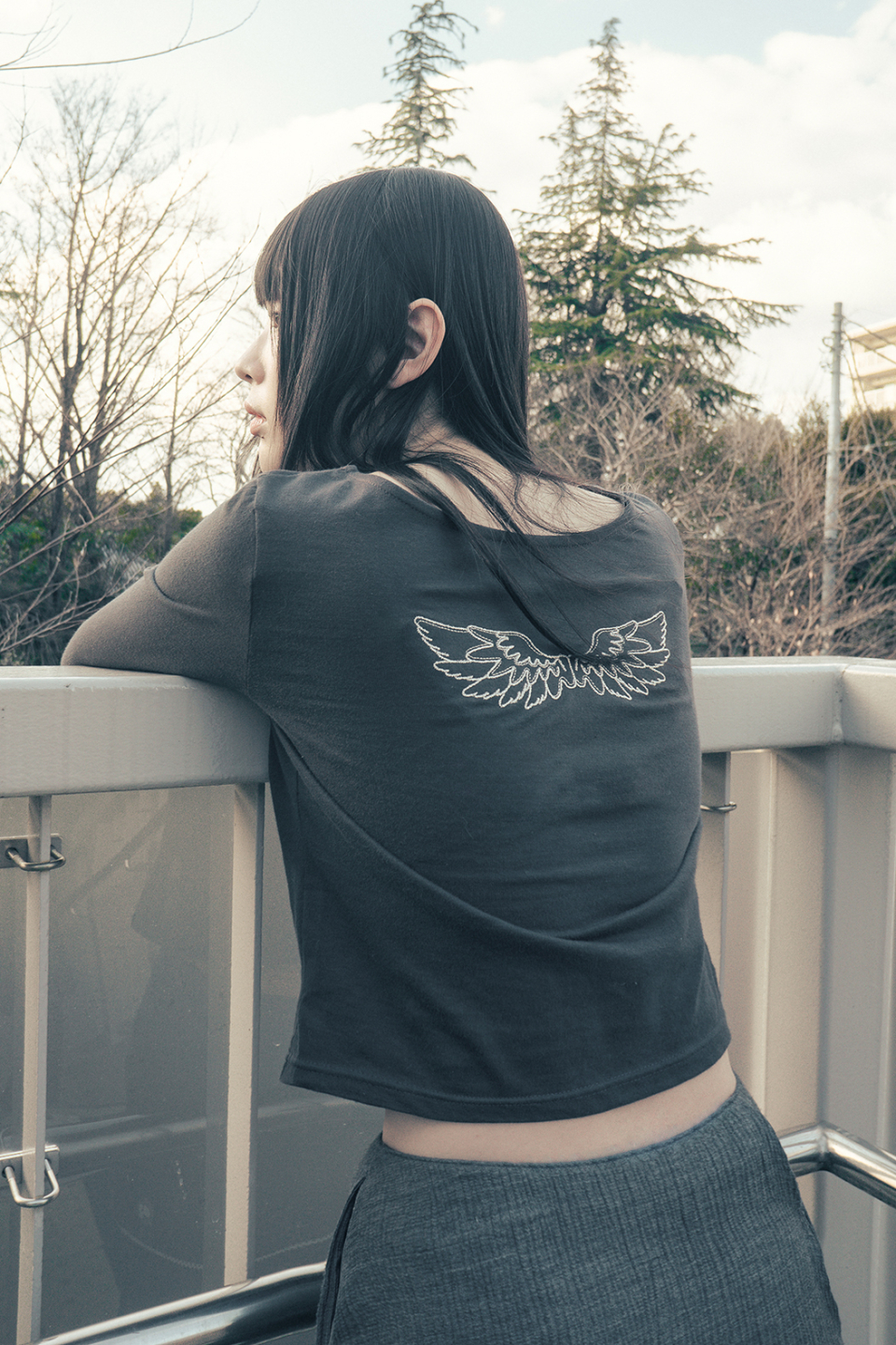 MUSINSA | HUG YOUR SKIN Angel Wing Top (Charcoal)
