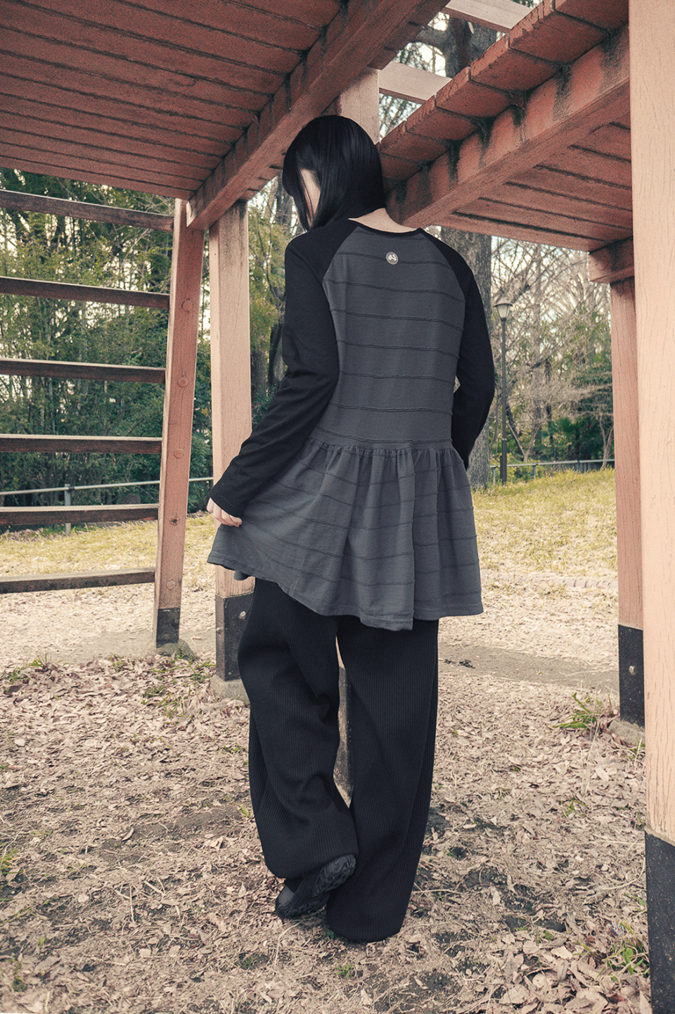 MUSINSA公式 | HUG YOUR SKIN Angel Patch Raglan Dress (Black