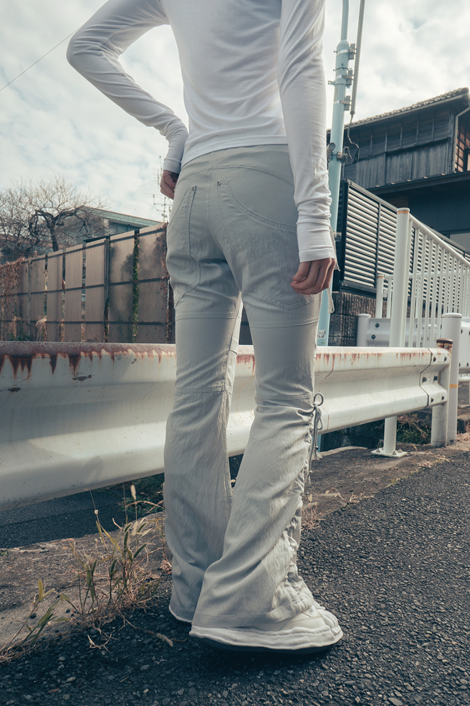 MUSINSA | HUG YOUR SKIN Bootcut Cargo Pants (Grey)