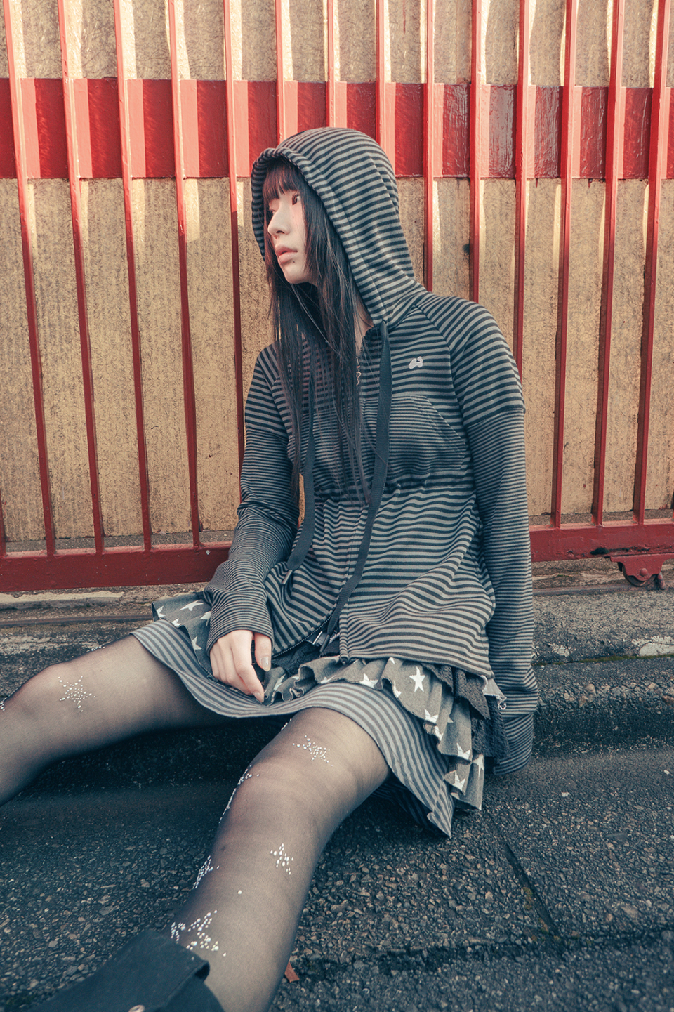 ☆hug your skin☆ Striped baby doll hooded zip-up charcoal MUSINSA | HUG YOUR SKIN Striped Babydoll Hoodie (Charcoal)