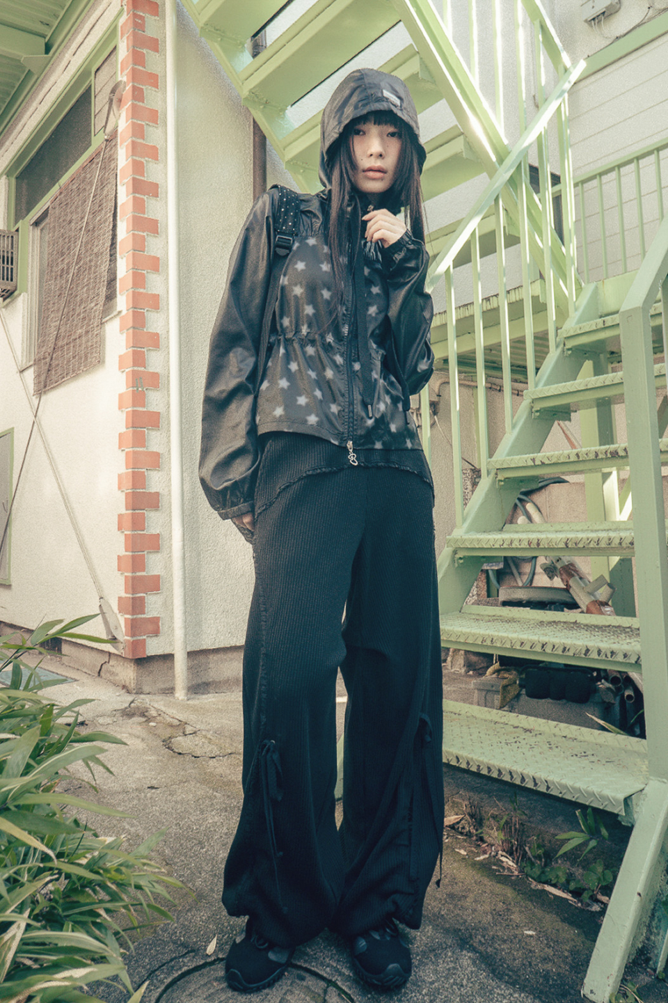 MUSINSA | HUG YOUR SKIN Stardust Windbreaker (Black)