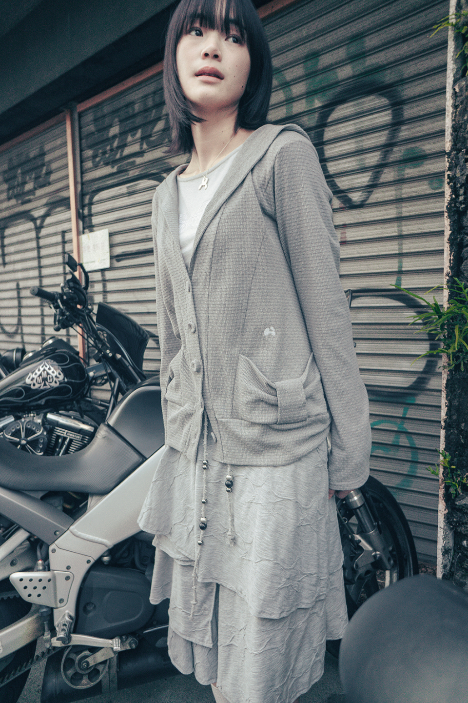 MUSINSA | HUG YOUR SKIN Star Flared Midi Skirt (Grey)
