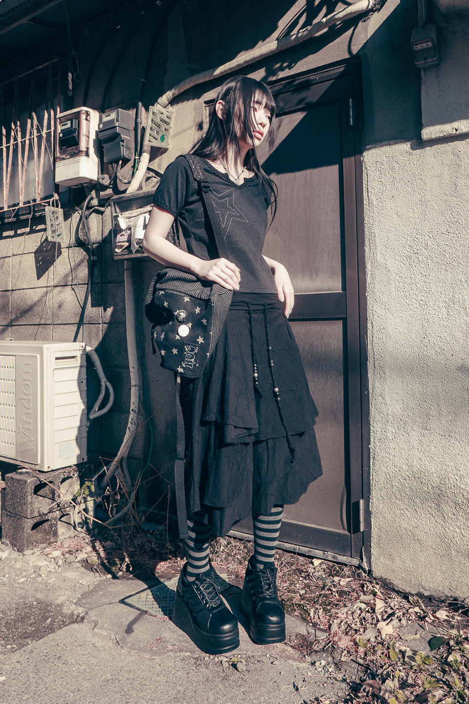 MUSINSA | HUG YOUR SKIN Star Flared Midi Skirt (Black)