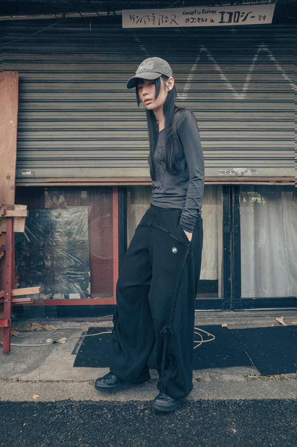 MUSINSA | HUG YOUR SKIN Race Jogger Pants (Black)