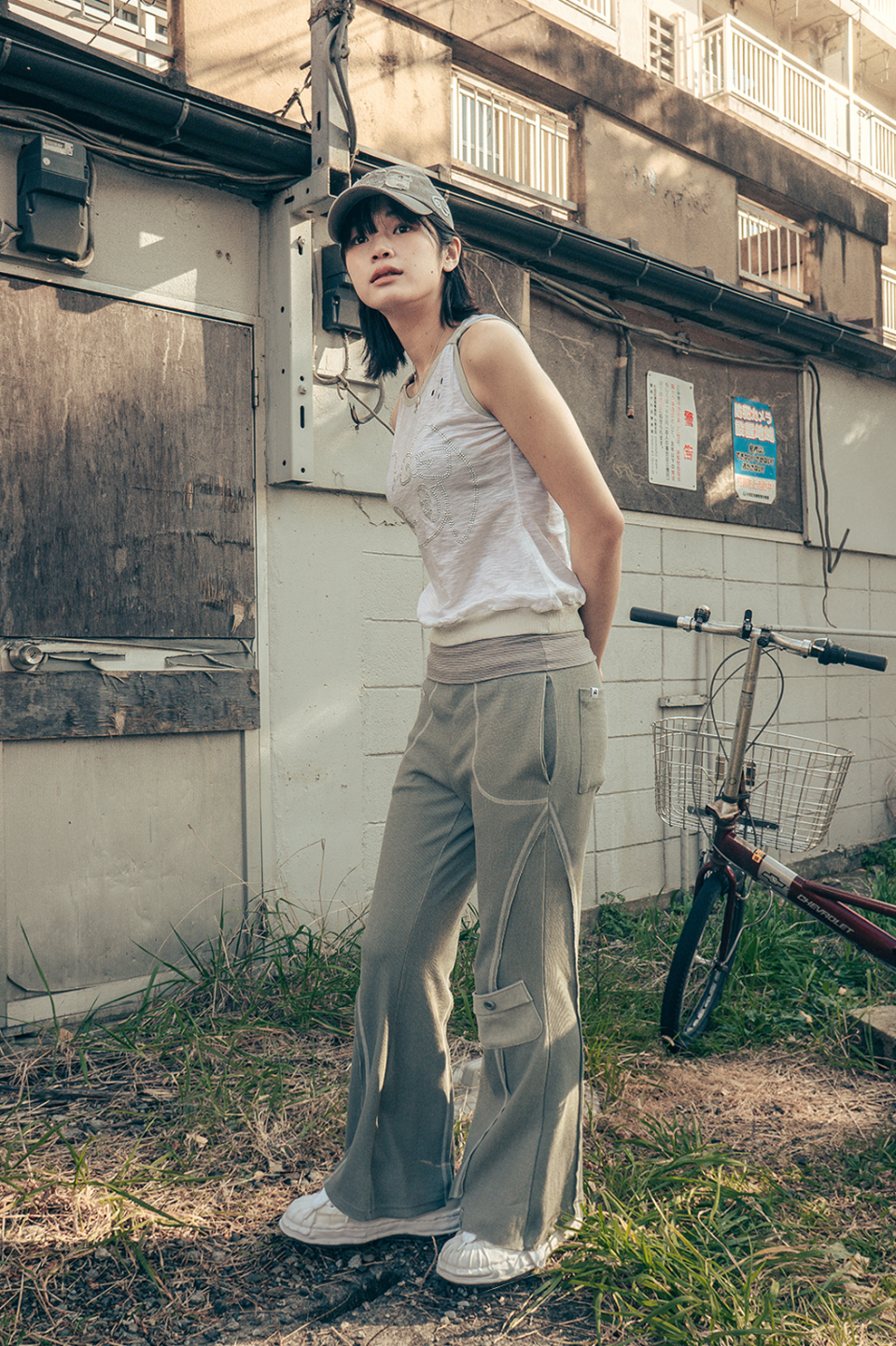 MUSINSA | HUG YOUR SKIN Pigment Bootcut Pants (Khaki)