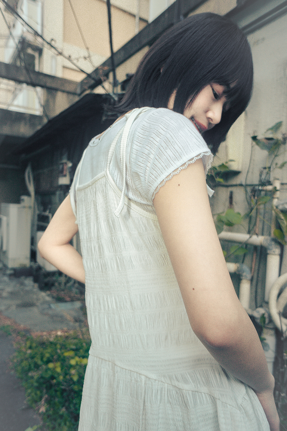 平成ファッション [HUG YOUR SKIN] FLARED V-NECK SLEEVELESS MUSINSA | HUG YOUR SKIN Flared V-Neck Sleeveless (Black)