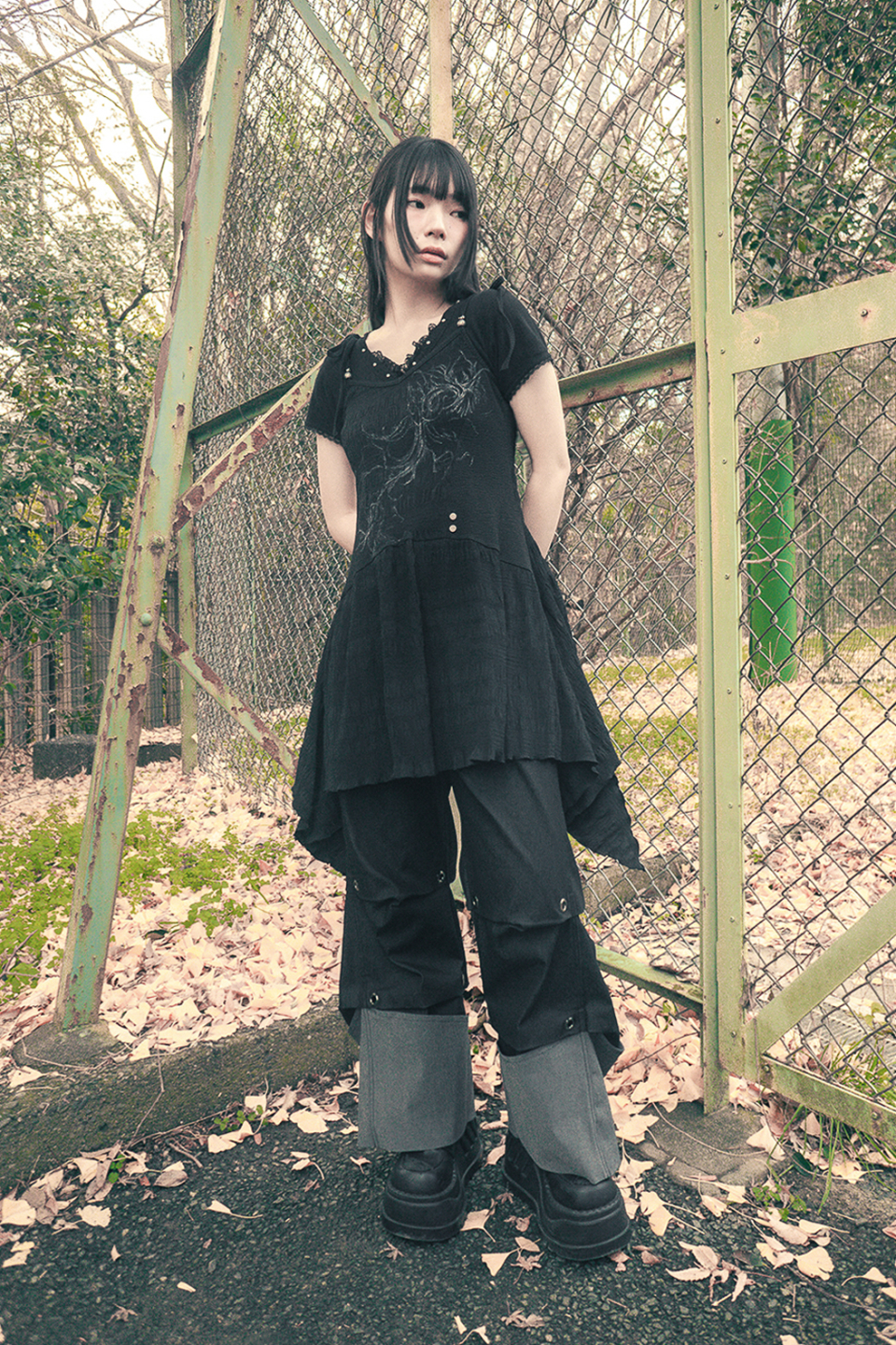HUG YOUR SKIN ■ Flared V-Neck Sleeveless MUSINSA | HUG YOUR SKIN Flared V-Neck Sleeveless (Black)