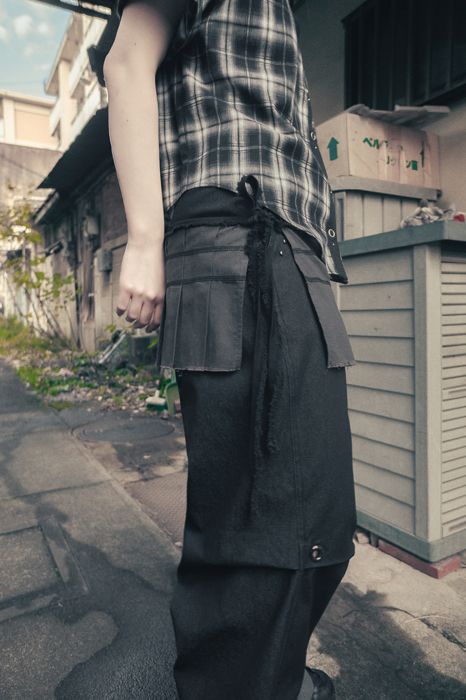 MUSINSA | HUG YOUR SKIN Pleated Skirt Belt (Charcoal)