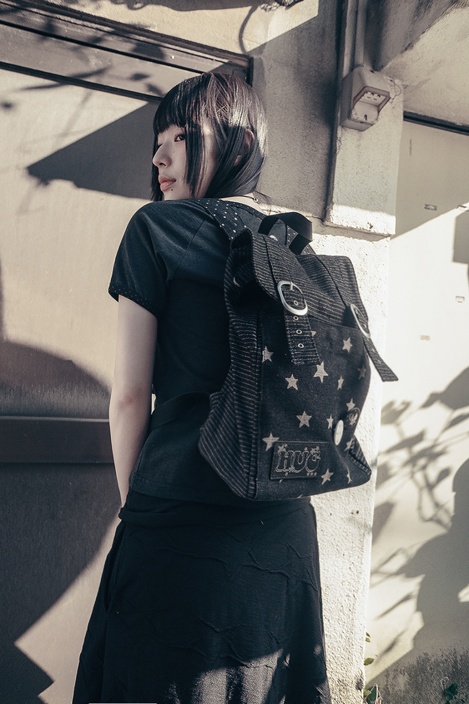 平成ギャル 韓国 [HUG YOUR SKIN] STAR DUST DENIM BACKPACK MUSINSA公式 | HUG YOUR SKIN Stardust Denim Backpack (Black
