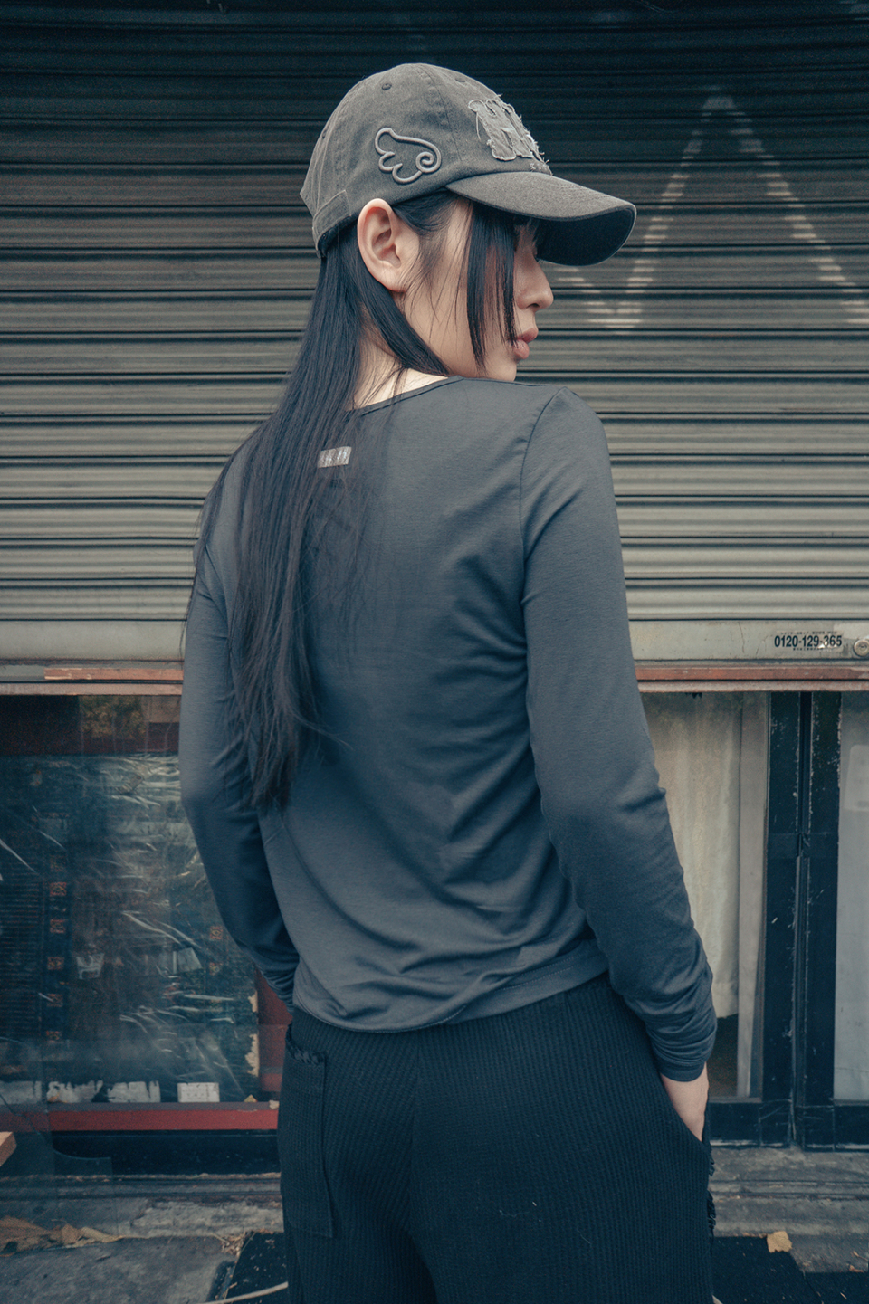 MUSINSA | HUG YOUR SKIN Hug Friends Cap (Charcoal)