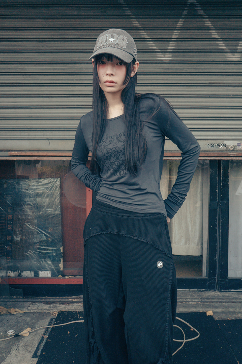 MUSINSA | HUG YOUR SKIN Hug Friends Cap (Charcoal)