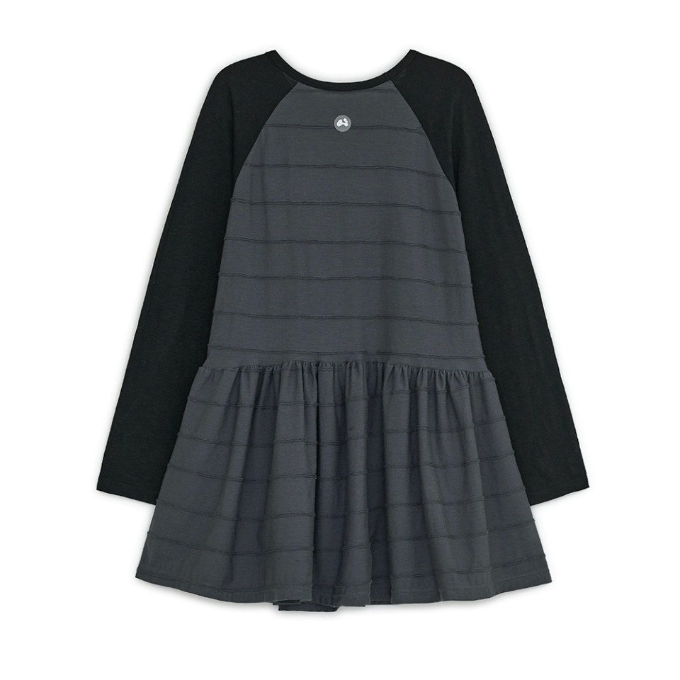 MUSINSA | HUG YOUR SKIN Angel Patch Raglan Dress (Black