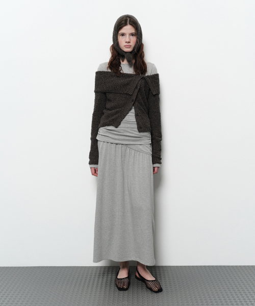 OFF SHOULDER BUTTON CARDIGAN (black)