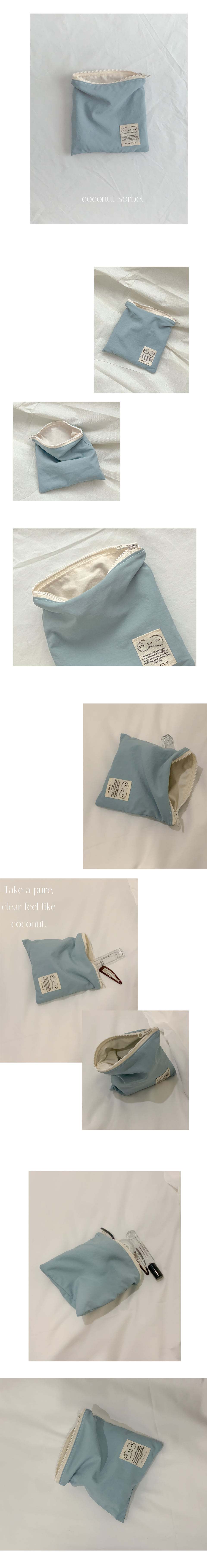 코코넛처럼 순수하고 맑은 느낌을 받아보세요.  은은한 블루빛이 마음을  몽글몽글하게 만들어주어요.