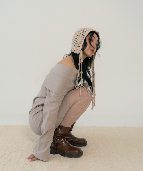 OFF SHOULDER TIED TOP (MOCHA)