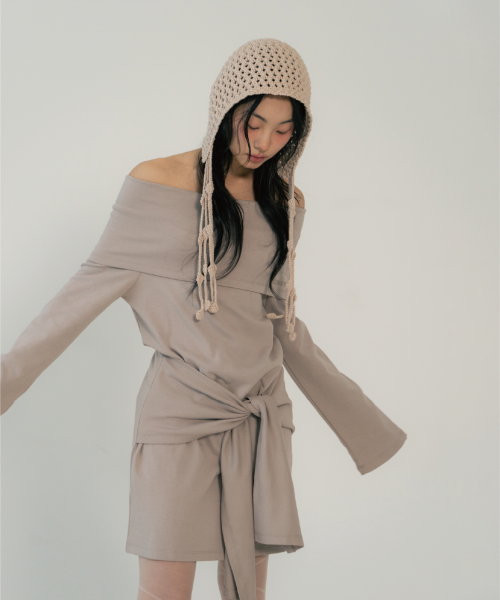 OFF SHOULDER TIED TOP (MOCHA)