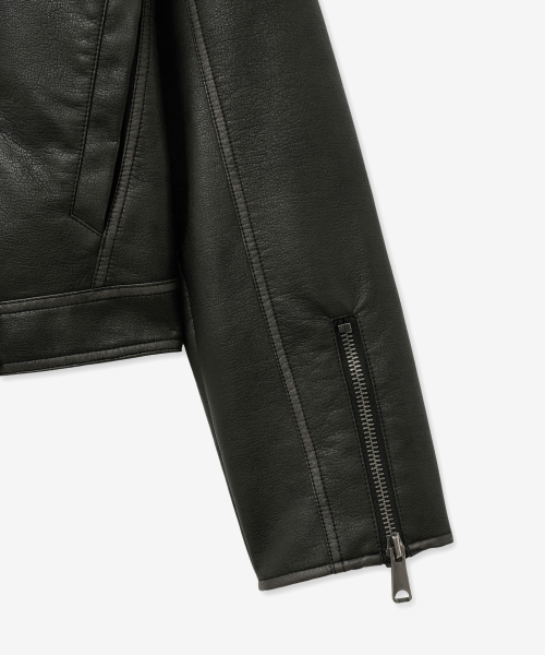 Кожаная косуха с эффектом потертости 8241 BLACK