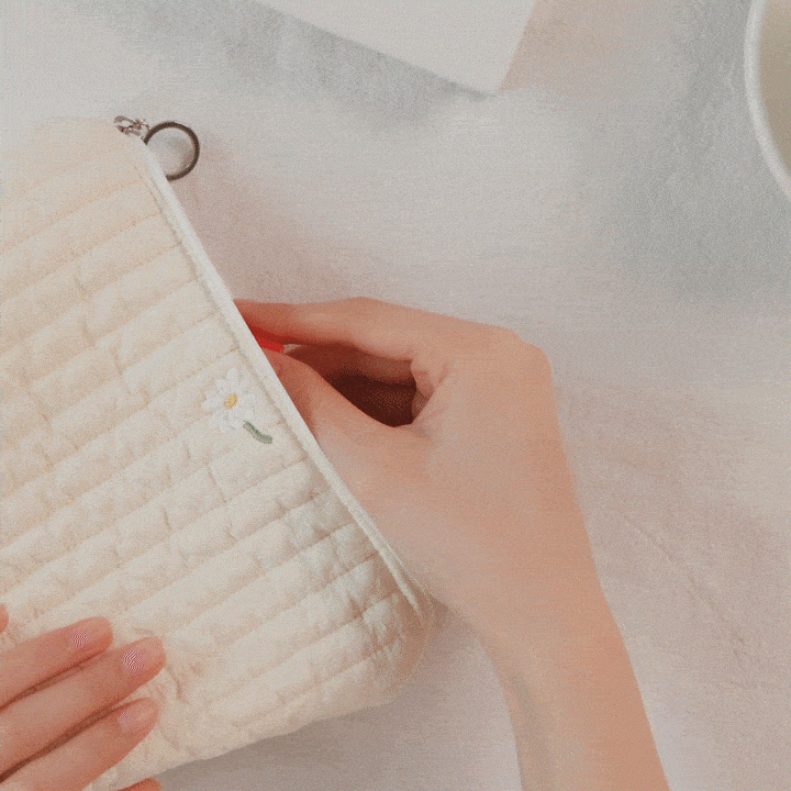 파우치에서꺼내기