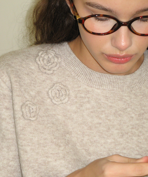 HANDMADE FLOWER SHORT SLEEVE KNIT OATMEAL