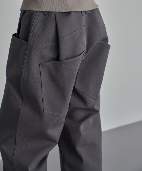 Équilibre Axle Side Strap Trousers Charcoal