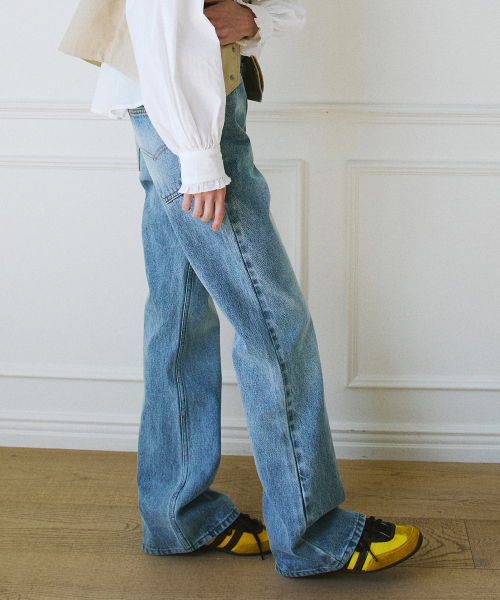 Boot-Cut Denim Pants (Medium blue)