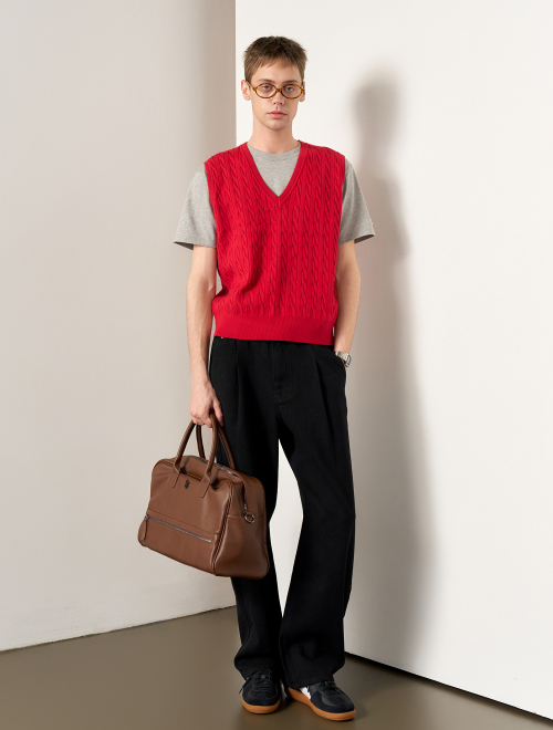 MAN базовый жилет с V-вырезом косами RED / SBE1M06008