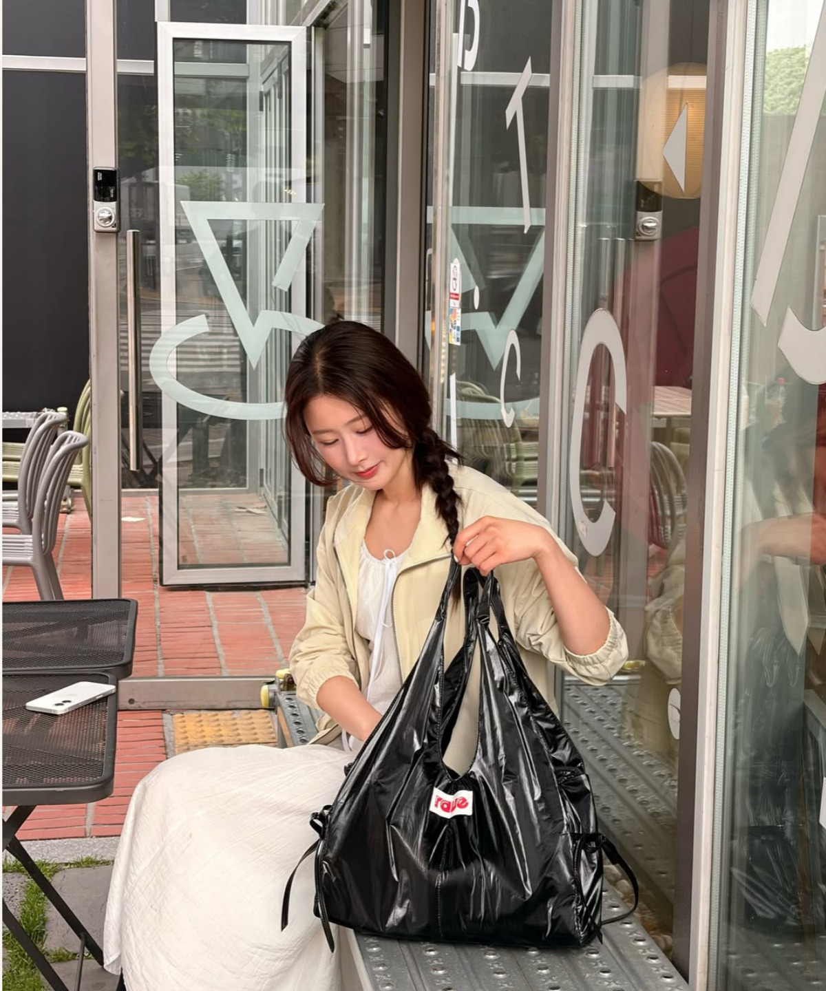love rave live 4 Pocket Ribbon Shoulder Bobu Bag (Black)