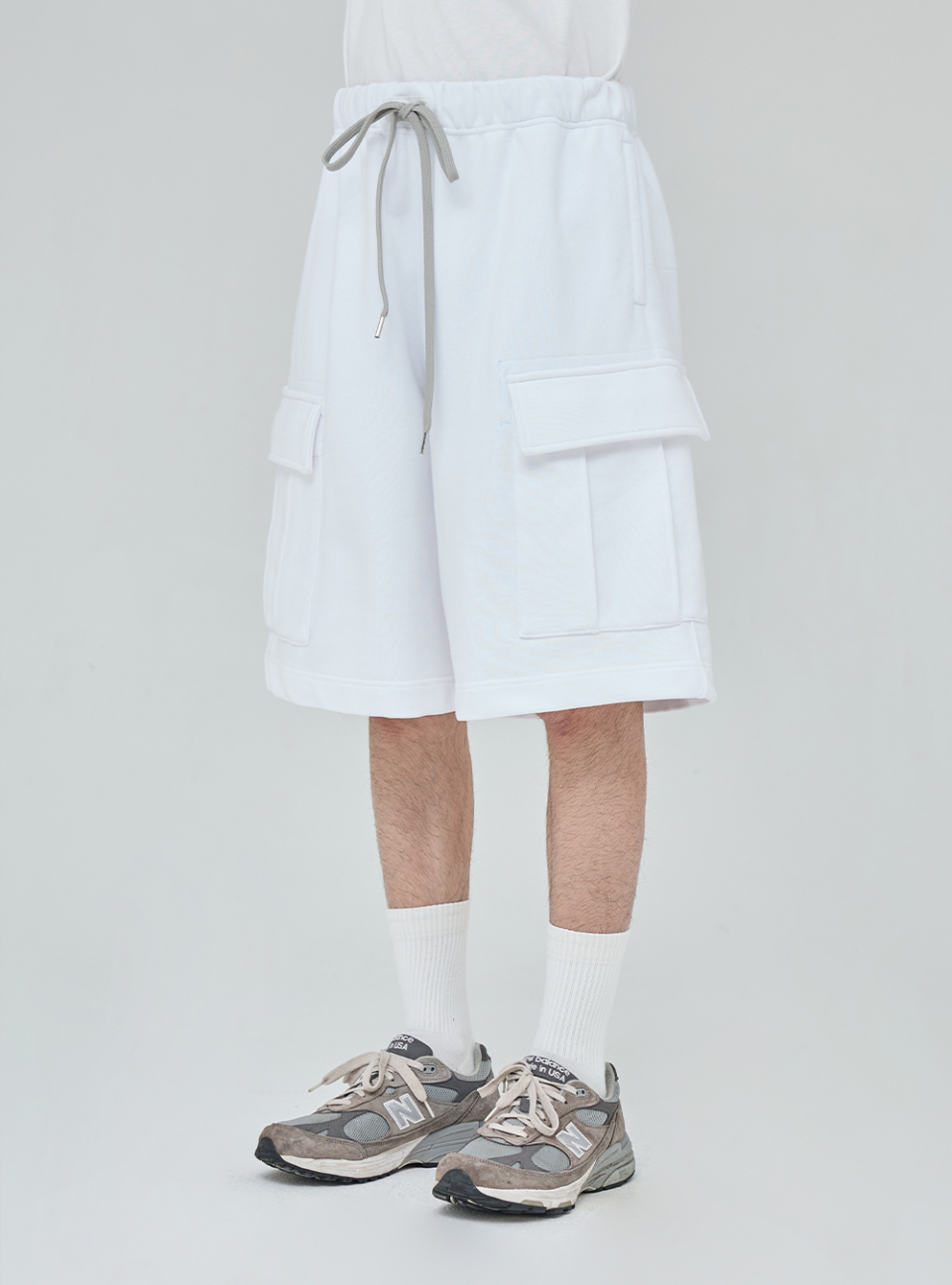 모이프(MOIF) [SS25] OVER MIL SWEAT SHORTS / FRESH CREAM - 사이즈 & 후기 | 무신사