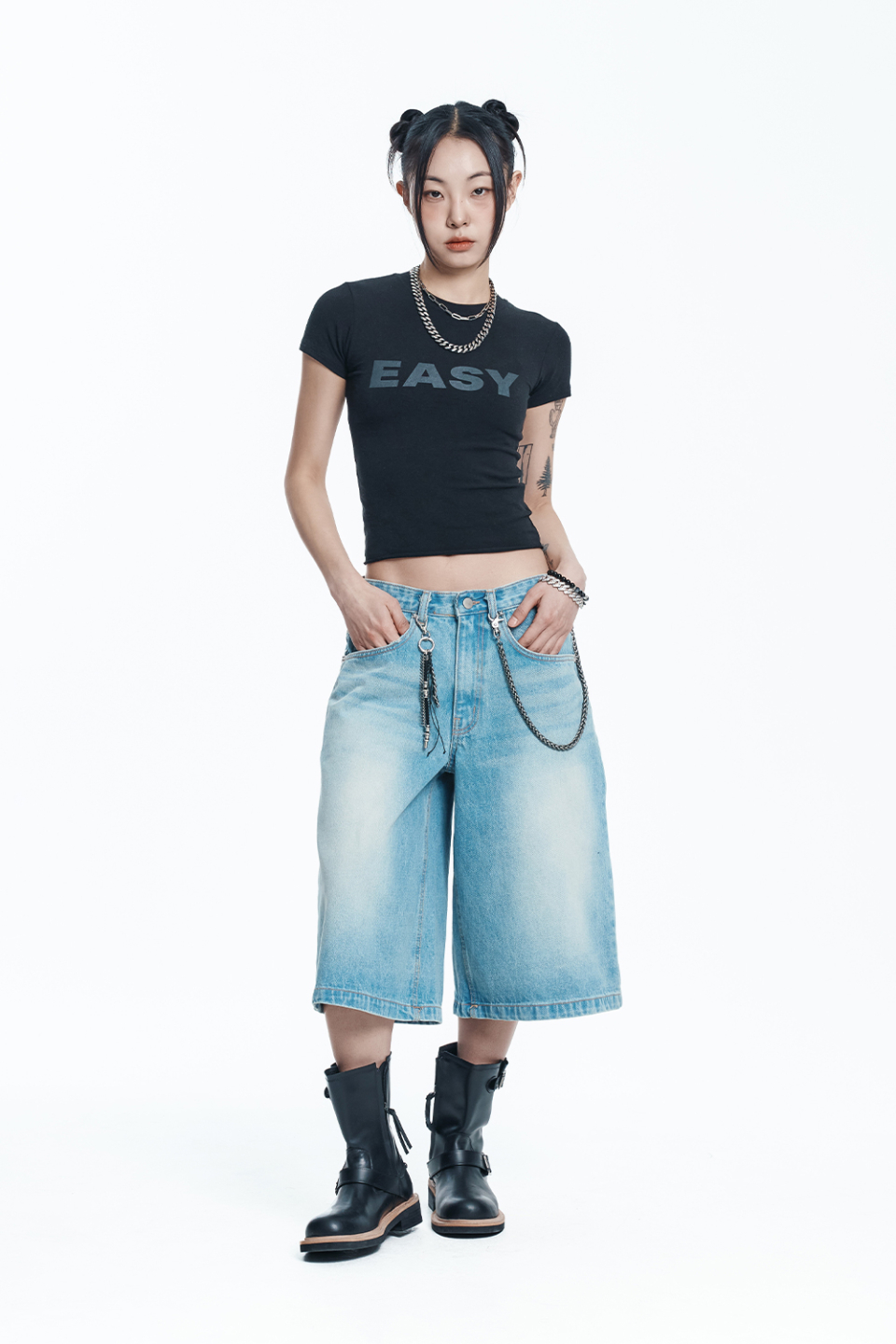 デニム・ジーパン [EASY NO EASY] STAR CROPPED DENIM BERMUDA SHORTS MUSINSA | EASY NO EASY Star 8-part denim bermuda pants