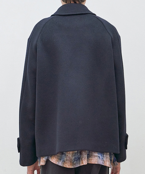 Round collar toggle short coat
