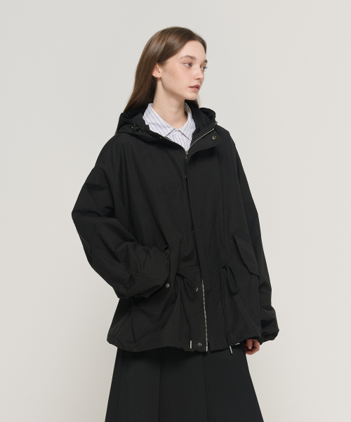 Короткая куртка-парка фиштейл с капюшоном (Black)