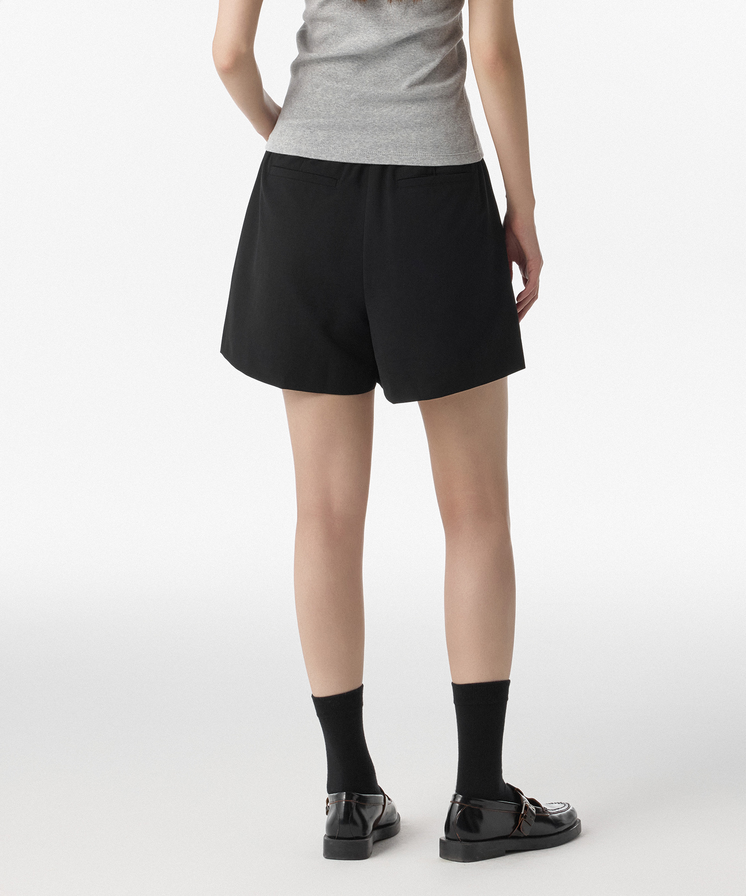 WOMENS LINEN-LIKE ONE TUCK BANDING SHORTS [BLACK]