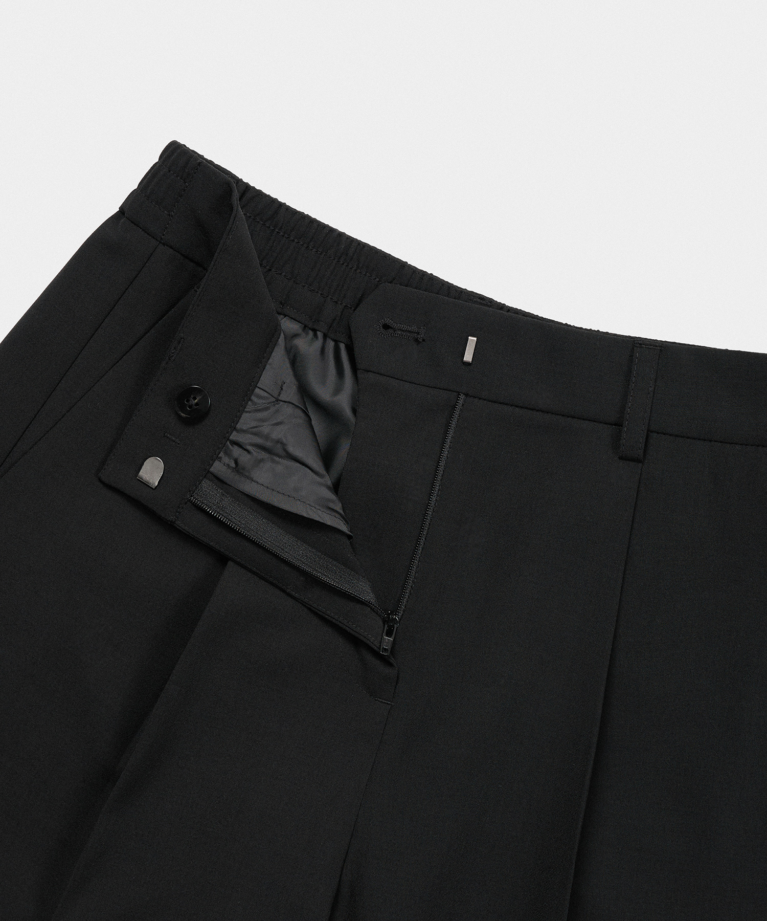 WOMENS LINEN-LIKE ONE TUCK BANDING SHORTS [BLACK]