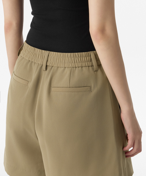 WOMENS LINEN-LIKE ONE TUCK BANDING SHORTS [BEIGE]