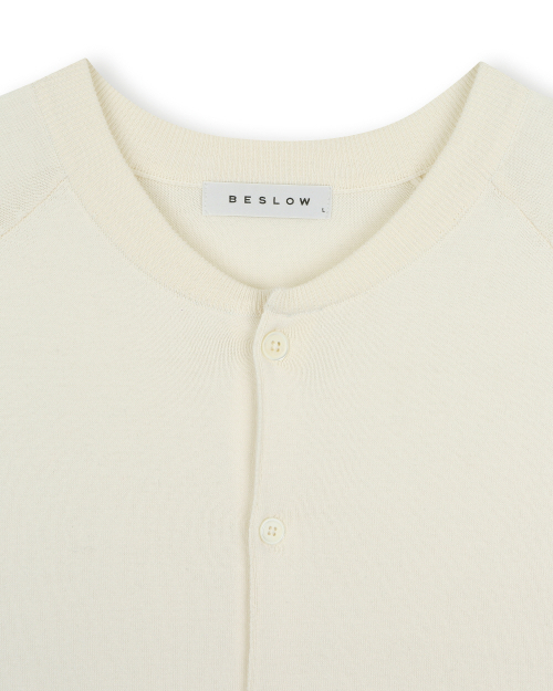 CREW NECK RELAXED SHORT CARDIGAN IVORY