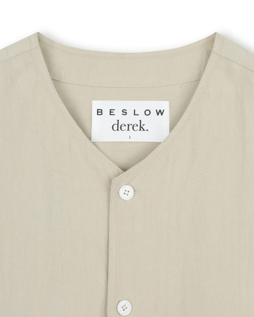 [BESLOW X DERRICK] CRINKLE COLLARLESS SHIRT ECRU