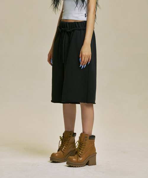 STAR PATCH BERMUDA SWEAT SHORTS_BK
