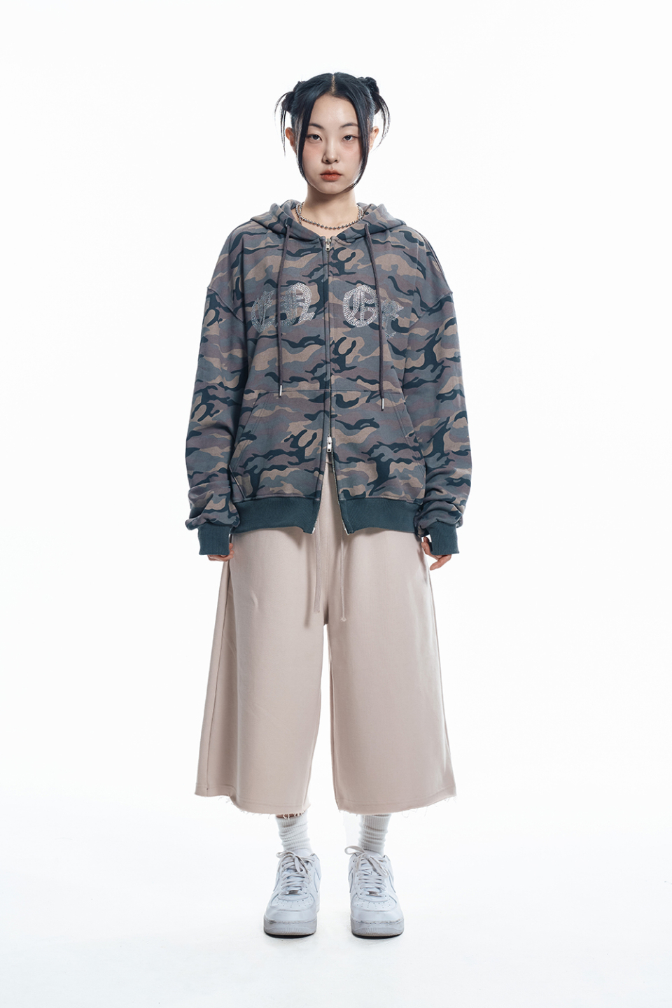 【EASY NO EASY】ENOE Camo Hooded Zip-Up ★男女兼用★追跡付 MUSINSA | EASY NO EASY Rhinestone Camo Hooded Zip-Up - Beige