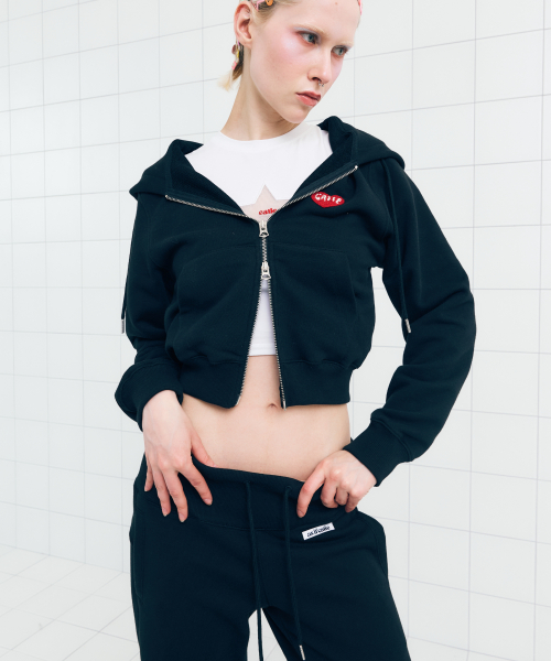 CALIE HEART HOOD ZIP-UP BLACK