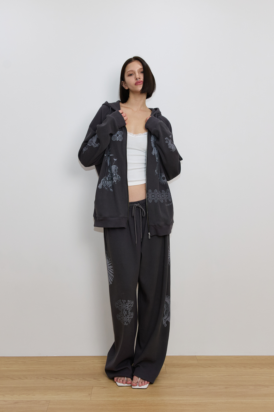 투머치택스(TOOMUCHTAX) TAROT WAFFLE ZIP-UP HOODIE (CHARCOAL